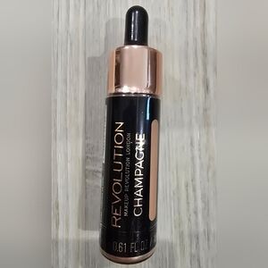 Makeup Revolution Liquid Highlighter / Champagne / .61 fl Oz/ Sealed